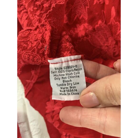 Johny was red blouse embroided floral bell sleeve Lg/XL - Picture 7 of 7